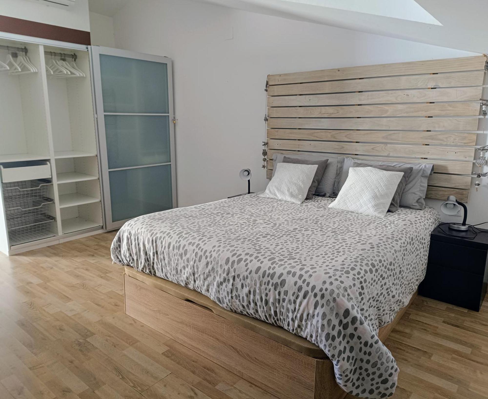 Precioso Duplex Con Terraza A 5 Minutos Playa Y 20 Minutos De Barcelona Premia De Mar